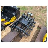 Lot 230  Mini X Grapple