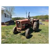 Lot 253  Allis-Chamlers 5040 Tractor