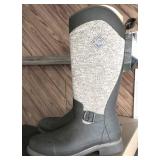 Muck Women's size 8 Rein Supreme - brown