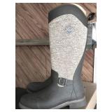 Muck Women's size 11 Rein Supreme - brown