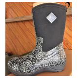 Muck Women's size 7 Arctic Weekend