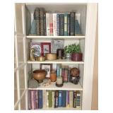 3-Shelves books & home decor