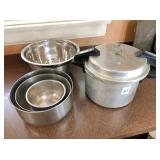 Stainless pans & pressure cooker