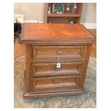 End Table 23.5x16x24 H