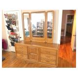 Oak dresser 66.5x19.5x75 H
