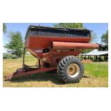 Brent 674  grain cart
