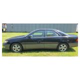 98 Lexus 300 - gets 28 mpg - 170k mi.