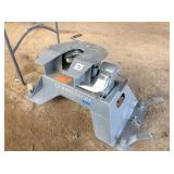 BW Companion 5th wheel trailer hitch- LIKE NEW