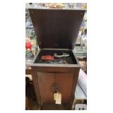 RECORD PLAYER