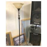 Floor to ceiling lamp w/picture