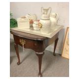 end table w/porcelain decor & picture