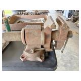 Heavy duty vise