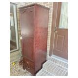 Wardrobe 26x24x79 H