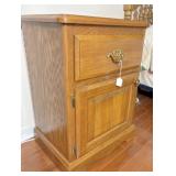 Oak side cabinet 32x17x76H