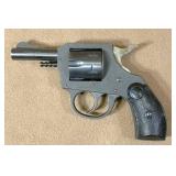 H & R 22 model 622 w/ leather belt clip holster