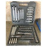 BlackHawk 80pc 1/4&3/8 set w ratchet wrenches