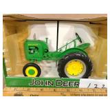 JD  "LA" Tractor   Diecast metal tractor