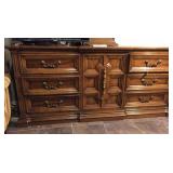Drexel dresser 70x20x32H ,  w/ mirror 80H