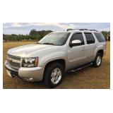 2010 Chevy Tahoe Z71 w/ full load of accessories