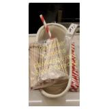 Bathtub ceramic- 4 shots -straws