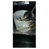 sauce pots w handle, fry pans ss