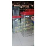 containers 6 qt  - mixed