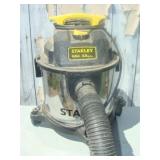 STANLEY 4 Gallon Shop Vac