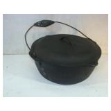 LODGE Dutch Oven and Lid
