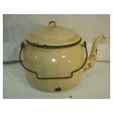 Biege Colored Kettle - Rusty Inside