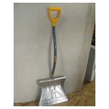 Aluminum Snow Shovel
