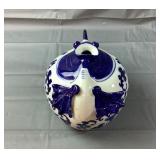 7.5" blue & White Blow Fish Vase