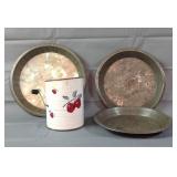 Set of 3 vintage Pie Pans & Flour Sifter Set of 3 vintage Pie Pans & Flour Sifter