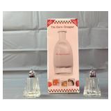The Euro Chopper & Salt & Pepper shakers The Euro Chopper & Salt & Pepper shakers