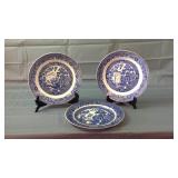 Set of 3 Blue Willow Dinner Plates