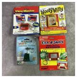 (4) novelty game keychains (4) novelty game keychains
