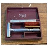 Vintage Gem micromatic Razor