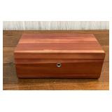 9x5x4" Cedar locking box with key