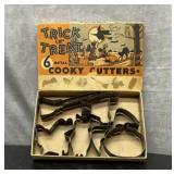 VTG Halloween cookie cutters
