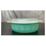 Pyrex snowflake casserole dish 13''