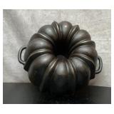 Cast iron Bundt cake pan 10''