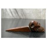 Skull doorstop wood 7