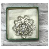 SIGNED WEISS BROOCH STUNNING RHINESTONES 3''