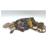 VTG. Costume jewelry.