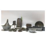 VTG METAL BAKEWARE