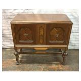 TUDOR STYLE 1920S ANTIQUE SIDEBOARD