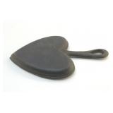 CAST IRON HEART SHAPED SKILLET 5 '