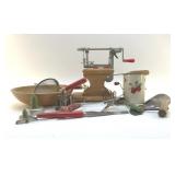 VTG KITCHEN TOOLS, WOOD BOWL 11'