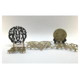 5 VINTAGE TRIVETS