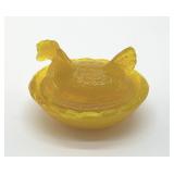MINI HEN ON A NEST YELLOW SLAG GLASS 2.5'