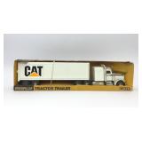 1989 ERTL CAT TRACTOR TRAILER 1/25 SCALE MODEL